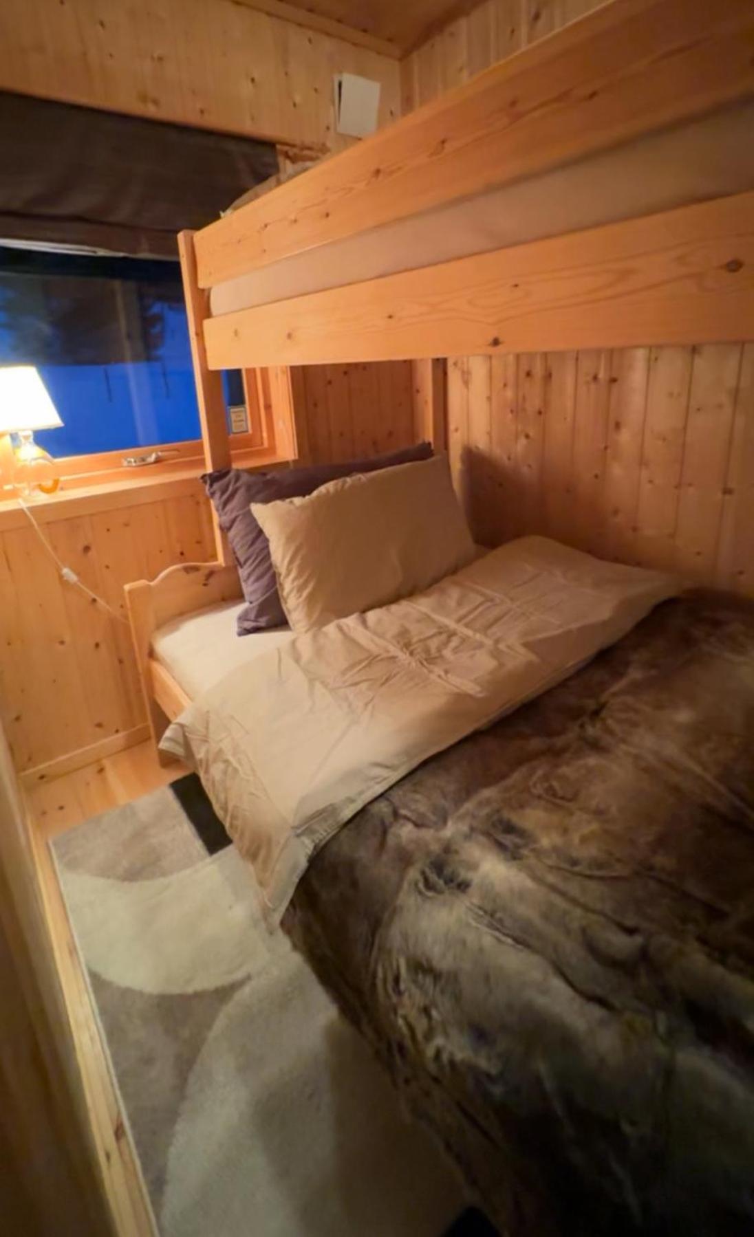 Aurora Haven - With Jacuzzi Holiday home